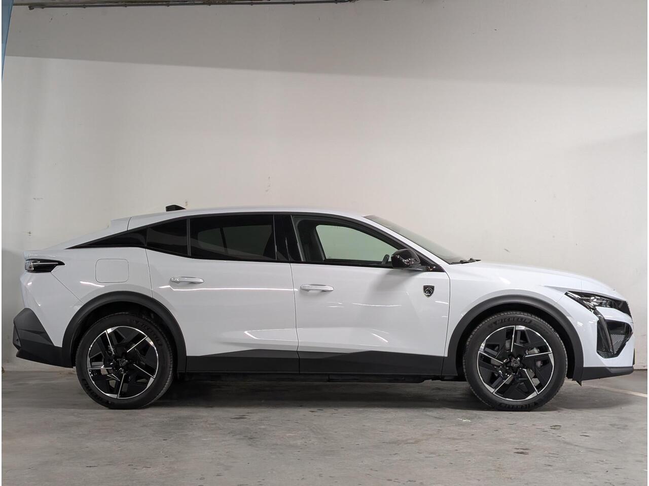 Peugeot e-408 GT Avantage 58kWh 210pk | APPLE CARPLAY / ANDROID AUTO | NAVI | CAMERA V+A | STOELVERW. + MASSAGE |