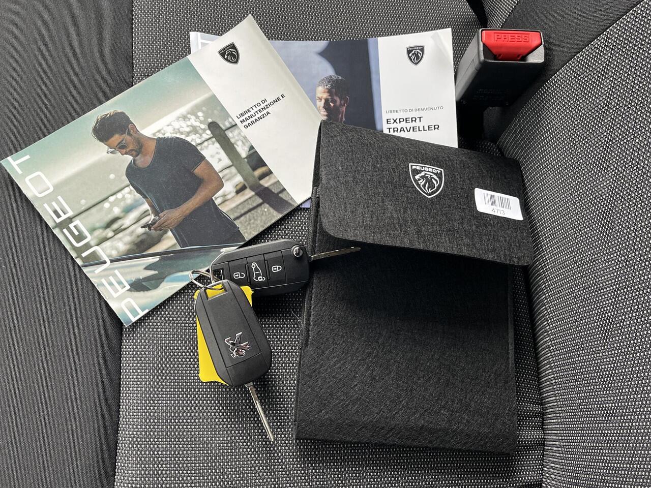 Peugeot e-Expert EV L2 50 kWh Automaat / WLTP tot 352 km / CCS snelladen / Airco / 3 zits / Automaat /