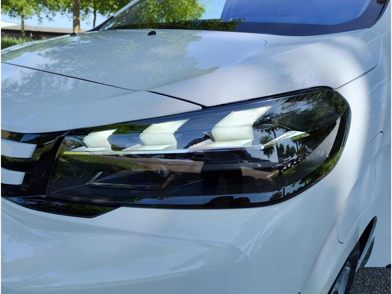 Peugeot e-Expert L2 75 kWh AUTOMAAT | LED koplampen | Climate control | Keyless entry | Dode hoek detectie | Achteruitrijcamera | Parkeersensoren voor en achter | Multimedia | Carplay | NAVI | Digital cockpit | Licht- en regensensor | Mistlampen | Bestuurdersstoel comfort