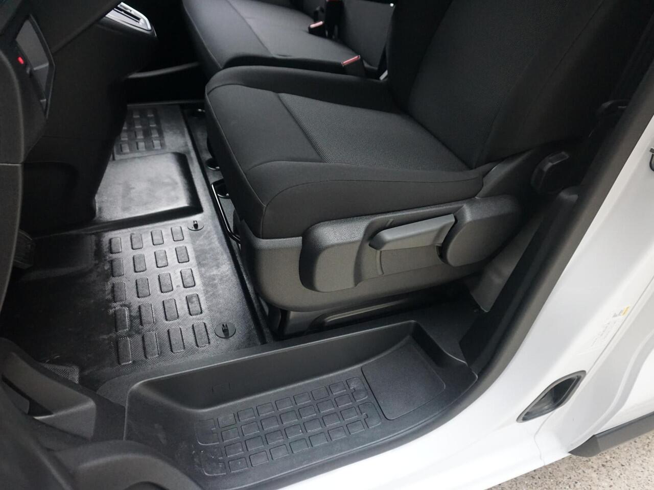 Peugeot e-Expert L2 75 kWh | 8 jaar garantie | Navi incl. Apple Carplay | camera | parkeersensoren voor & achter | dodehoekwaarschuwing | rijklaarprijs