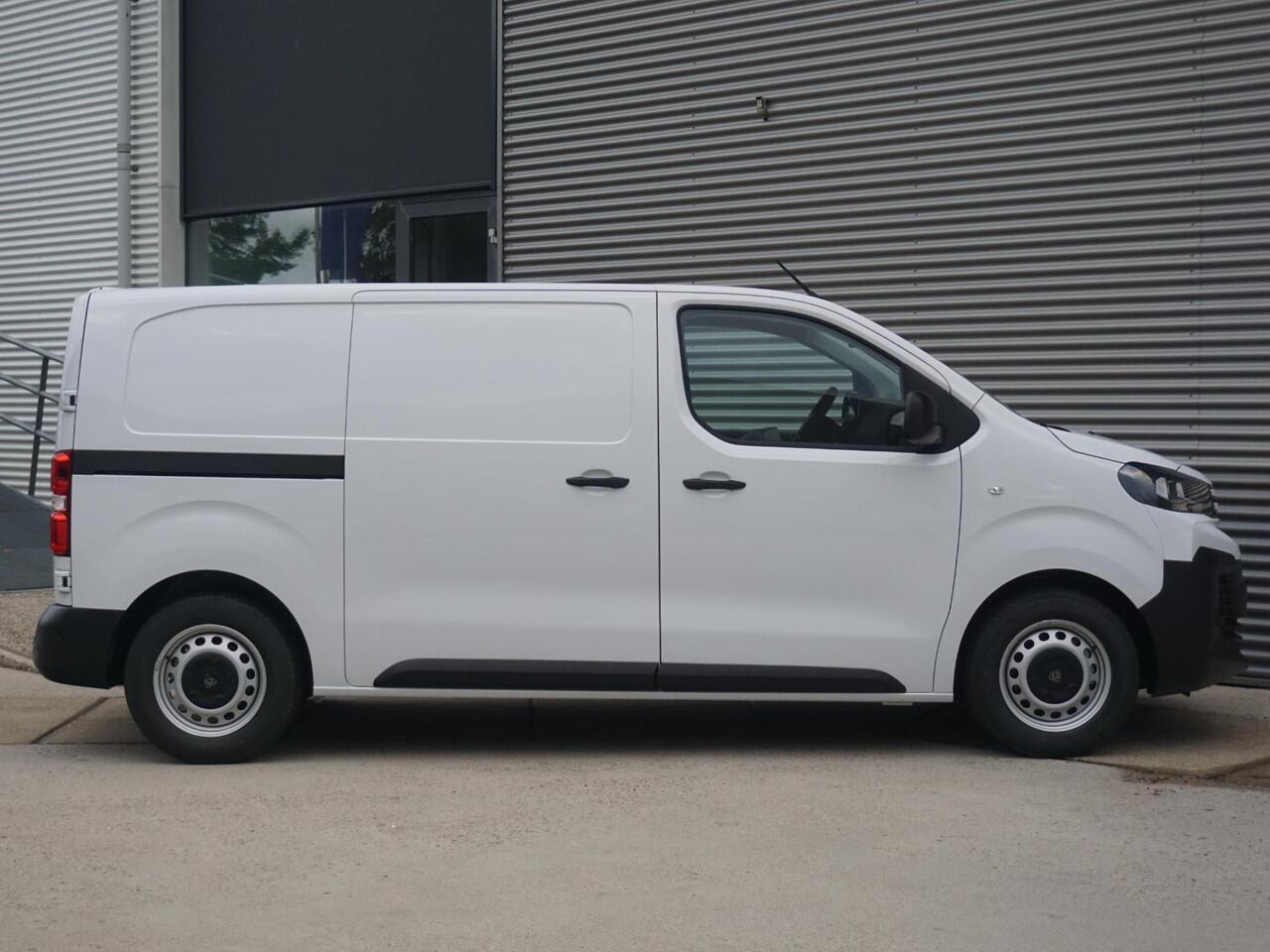 Peugeot e-Expert L2 75 kWh | 0% rente | Navi incl. Apple Carplay | camera | parkeersensoren voor & achter | dodehoekwaarschuwing | rijklaarprijs