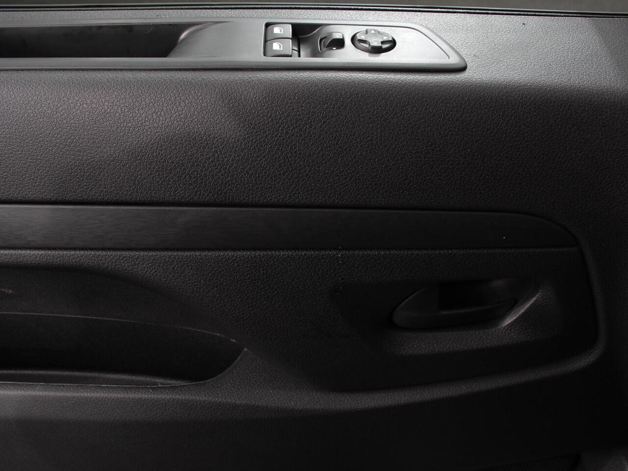 Peugeot e-Expert EV L2 75 kWh | 3p | Automatische Airco | Multimedia scherm | Cruise Control | Dab | Digitaal dasboard |