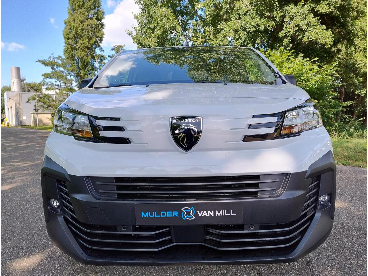 Peugeot e-Expert L3 75 kWh 136pk | 8 jaar garantie | 0% financial lease | NAVI | Multimedia | Apple Carplay | Android Auto | Achteruitrijcamera | Parkeersensoren voor en achter | Digitale cockpit | Stuurwielbediening | Tussenwand comfort met raam | Bestuurdersstoel comfor