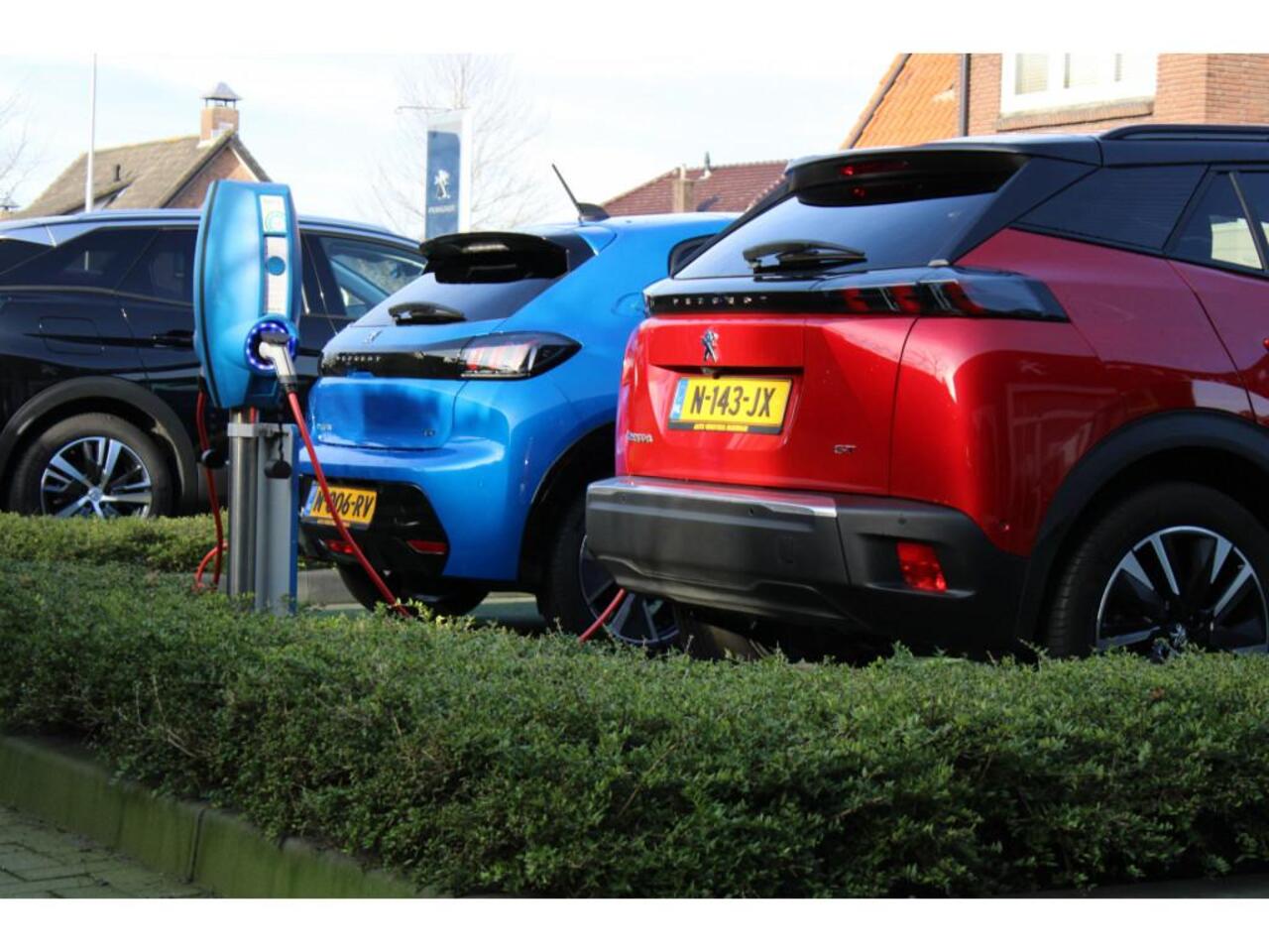 Peugeot e-Expert 75 kWh 136PK L2 Automaat Long Range, Navigatie, Achteruitrijcamera, Parkeersensoren, Apple Carplay, Android Auto