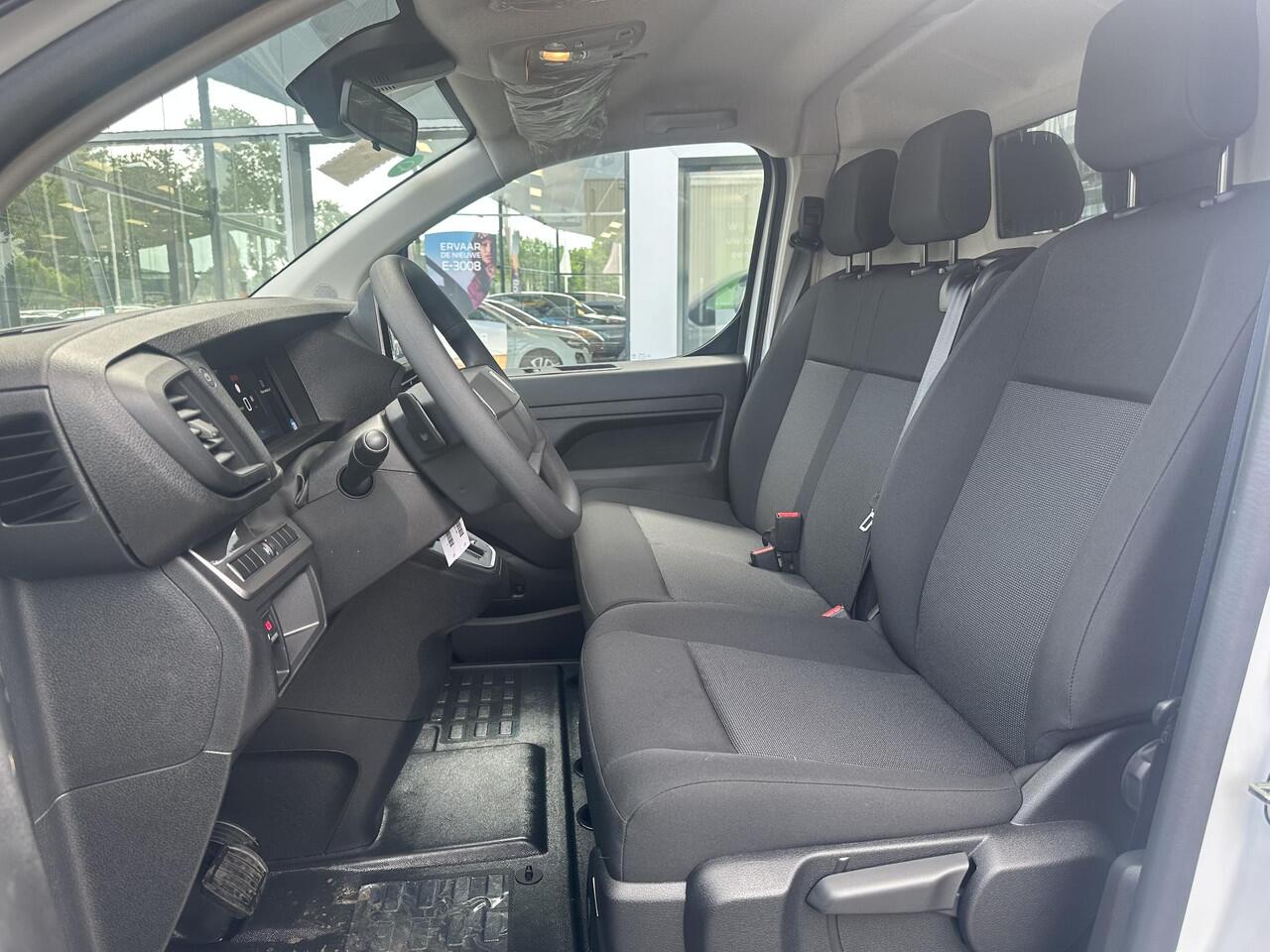 Peugeot e-Expert Long 75 kWh | Parkeercamera/-sensoren | Navigatie | Apple Carplay/Android Auto | DAB | Cruise Control | Airco | 3 Persoons |