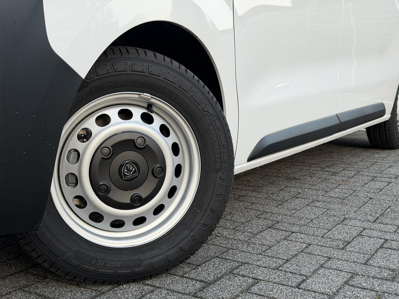 Peugeot e-Expert 75 kWh 136PK L2 Automaat Long Range, Navigatie, Achteruitrijcamera, Parkeersensoren, Apple Carplay, Android Auto