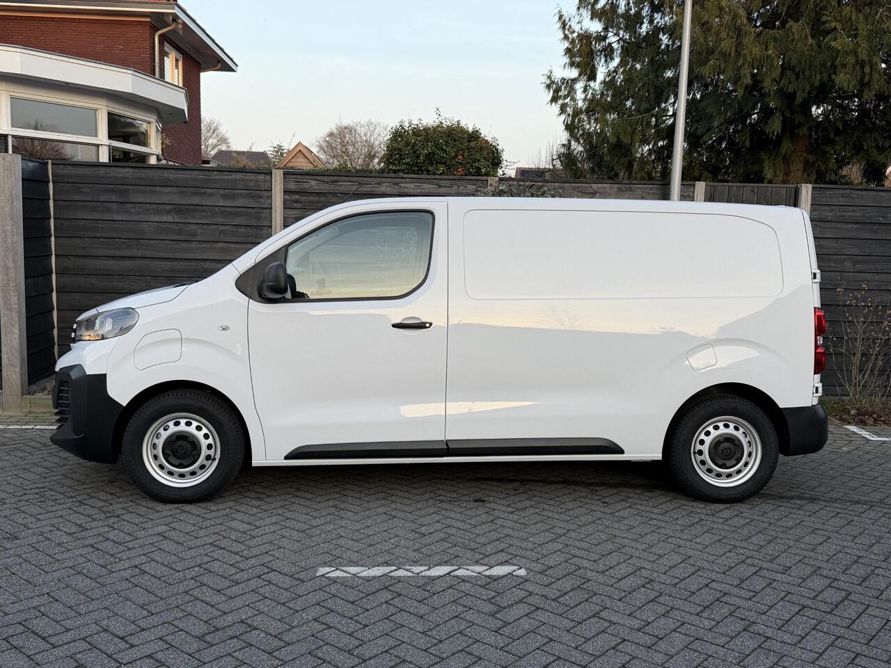 Peugeot e-Expert 75 kWh 136PK L2 Automaat Long Range, Navigatie, Achteruitrijcamera, Parkeersensoren, Apple Carplay, Android Auto