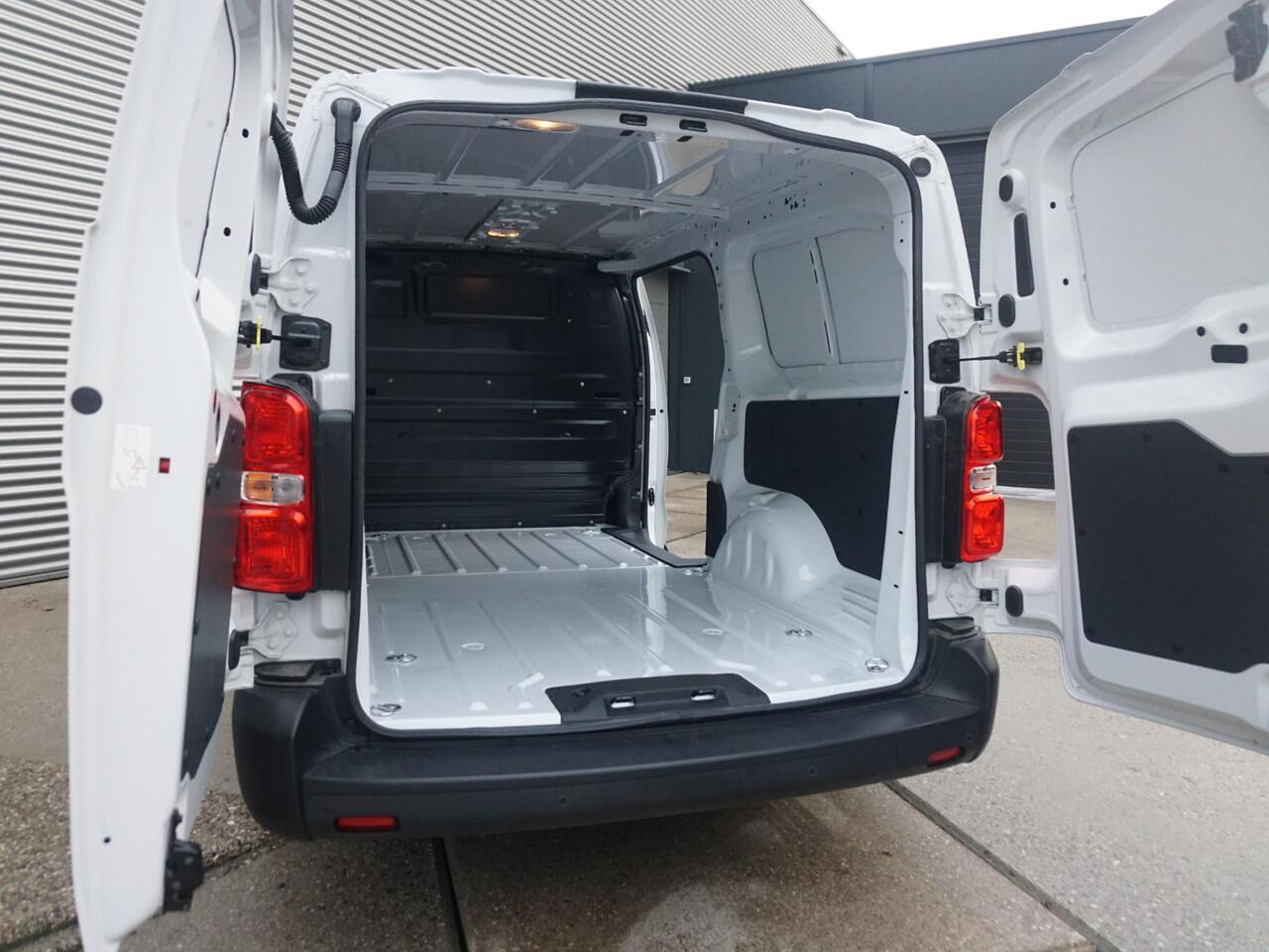 Peugeot e-Expert L3 50 kWh | camera | navi incl. Apple Carplay | verwarmde stoelen | airco | cruise control | parkeersensoren | rijklaarprijs