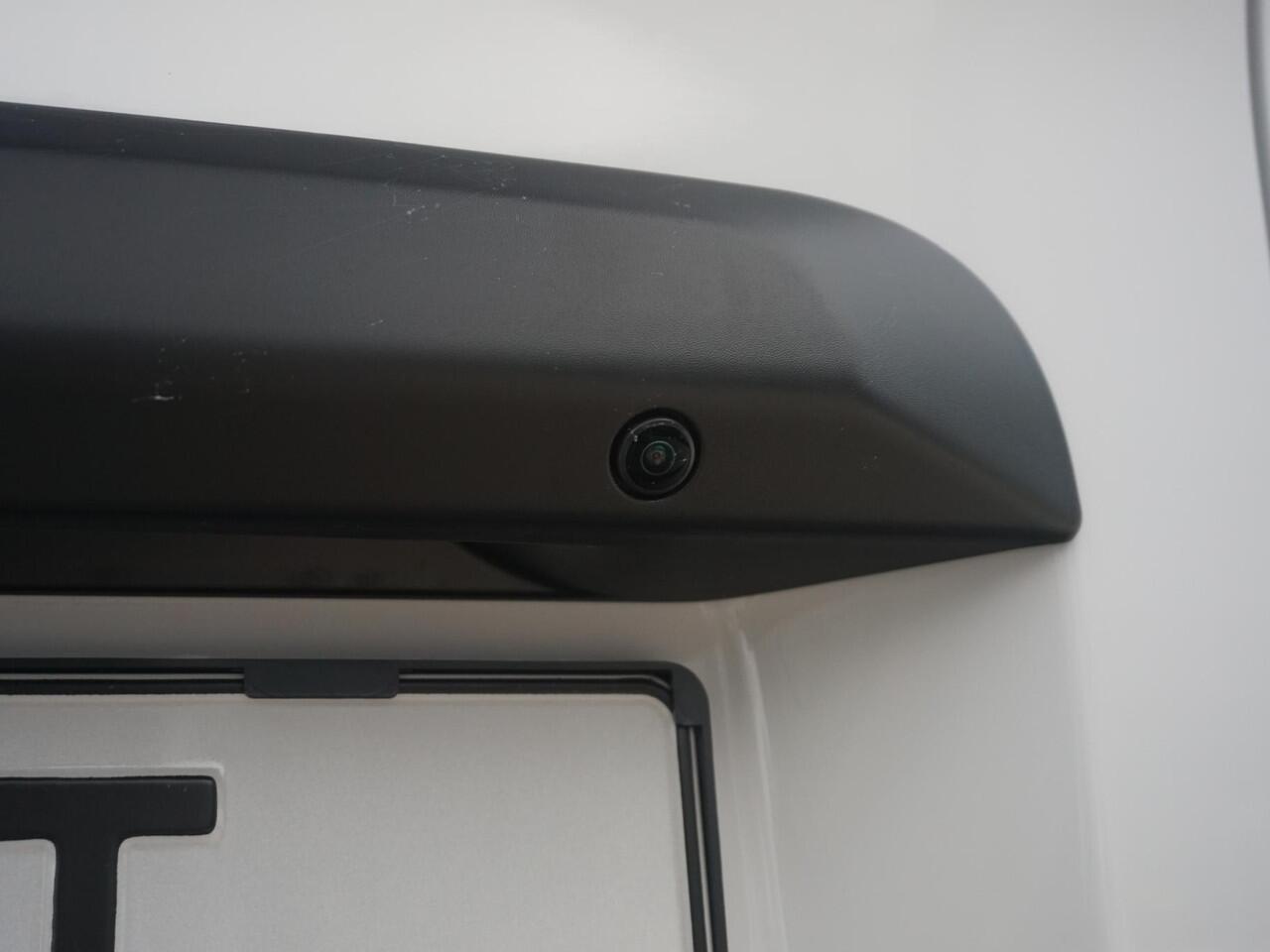 Peugeot e-Expert L2 75 kWh | tot 8 jaar garantie | Navi incl. Apple Carplay | camera | parkeersensoren voor & achter | dodehoekwaarschuwing | laadruimtebetimmering | rijklaarprijs