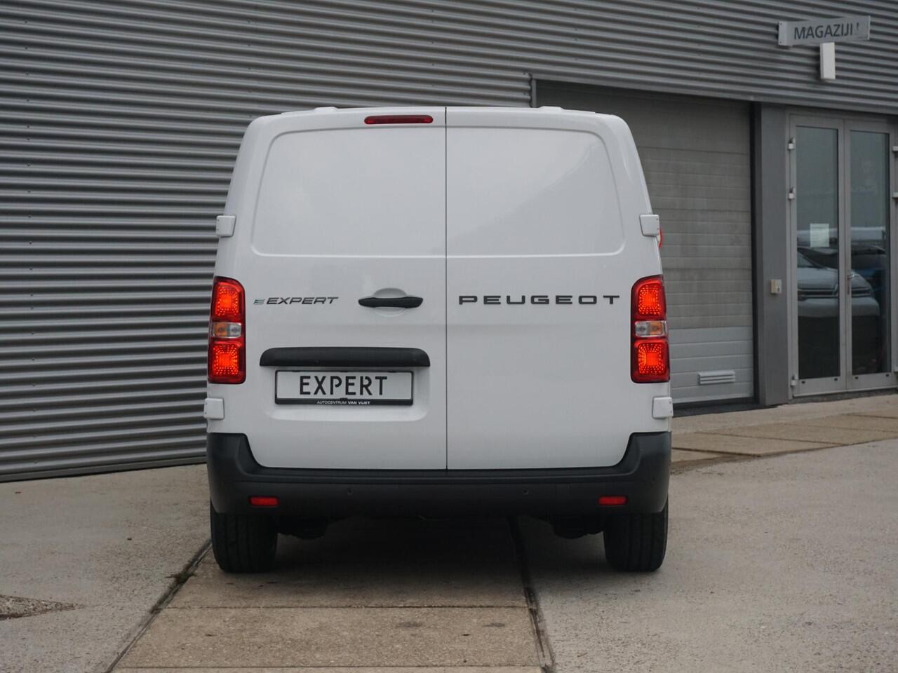 Peugeot e-Expert L2 75 kWh | tot 8 jaar garantie | Navi incl. Apple Carplay | camera | parkeersensoren voor & achter | dodehoekwaarschuwing | laadruimtebetimmering | rijklaarprijs