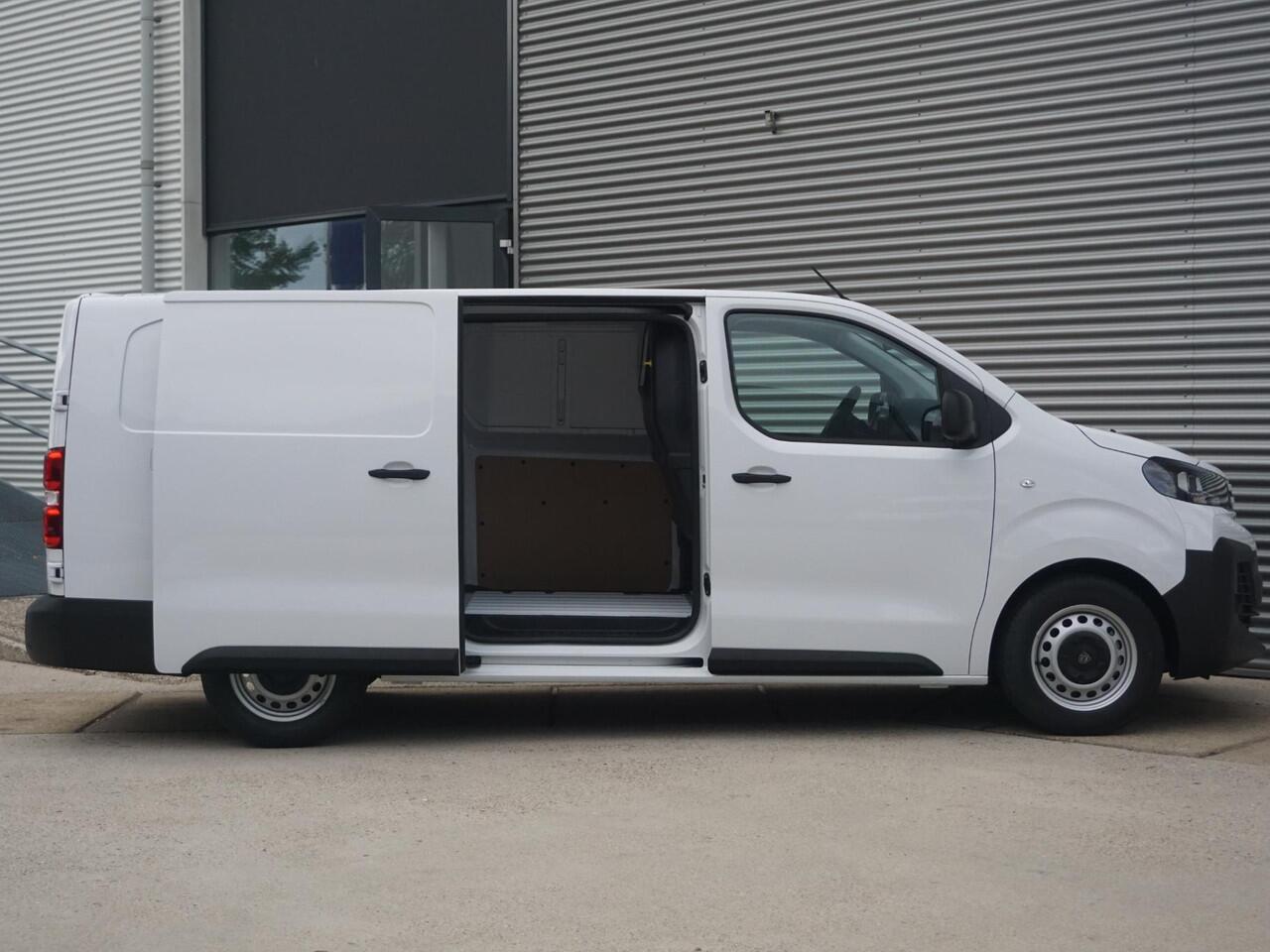 Peugeot e-Expert L3 75 kWh | 0% rente | navi incl. Apple Carplay | camera | parkeersensoren voor & achter | dodehoekwaarschuwing | laadruimtebetimmering | rijklaarprijs