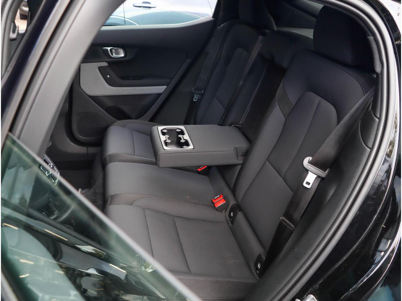 Polestar 2 Long Range Dual Motor Launch 78kWh 408pk Harman Kardon