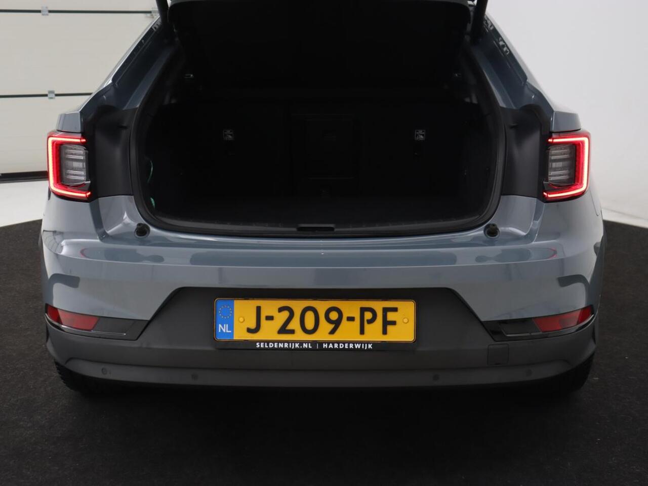 Polestar 2 Long Range Dual Motor Launch Edition 78kWh | Performance Pack | Panoramadak | Stoel & stuurverwarming | 360 camera | Adaptive cruise | Harman/Kardon | Carplay