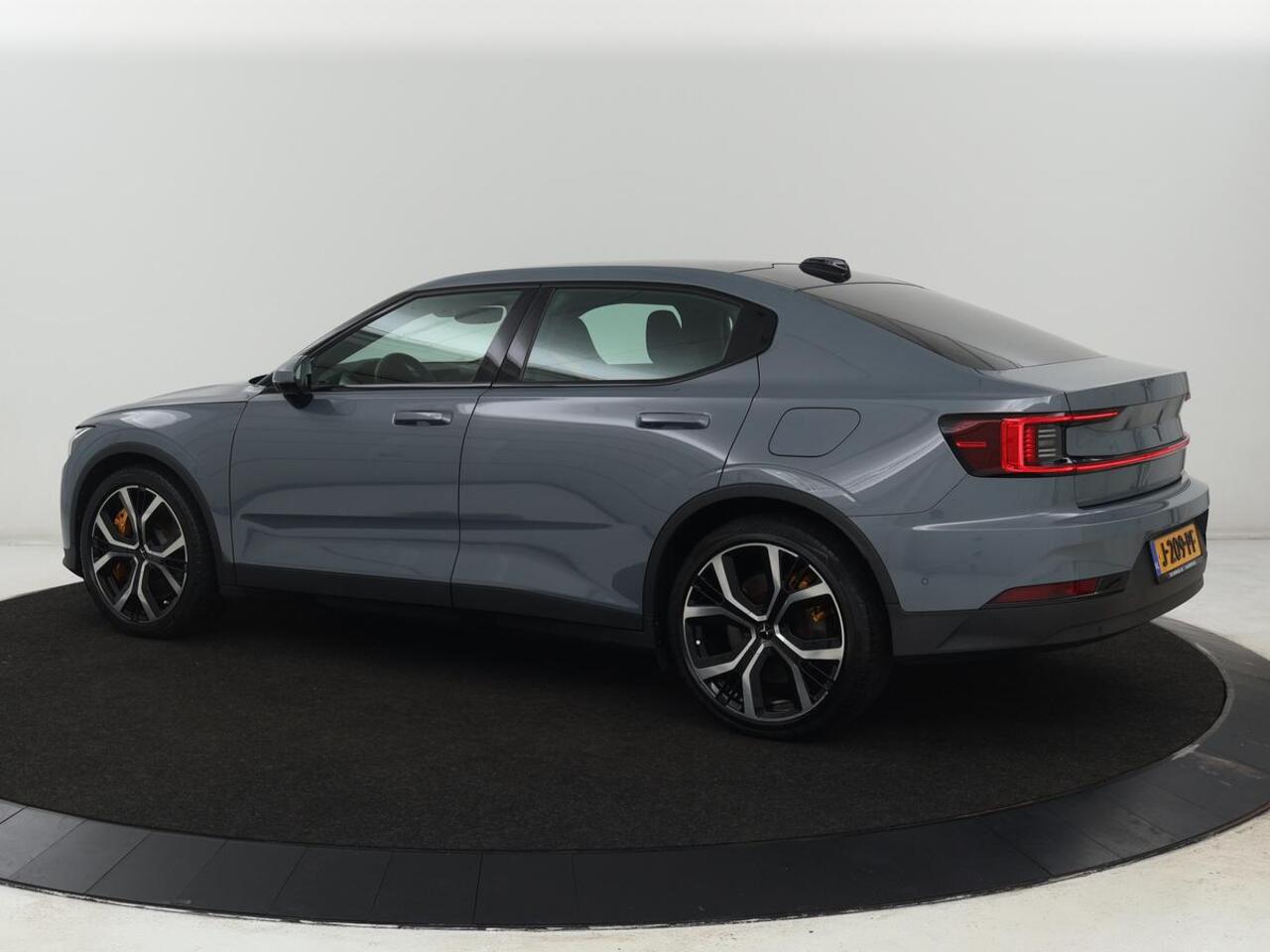 Polestar 2 Long Range Dual Motor Launch Edition 78kWh | Performance Pack | Panoramadak | Stoel & stuurverwarming | 360 camera | Adaptive cruise | Harman/Kardon | Carplay