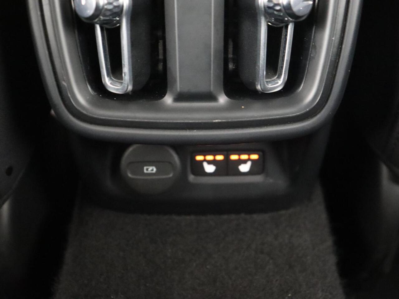 Polestar 2 Long Range Dual Motor Launch Edition 78kWh | Performance Pack | Panoramadak | Stoel & stuurverwarming | 360 camera | Adaptive cruise | Harman/Kardon | Carplay