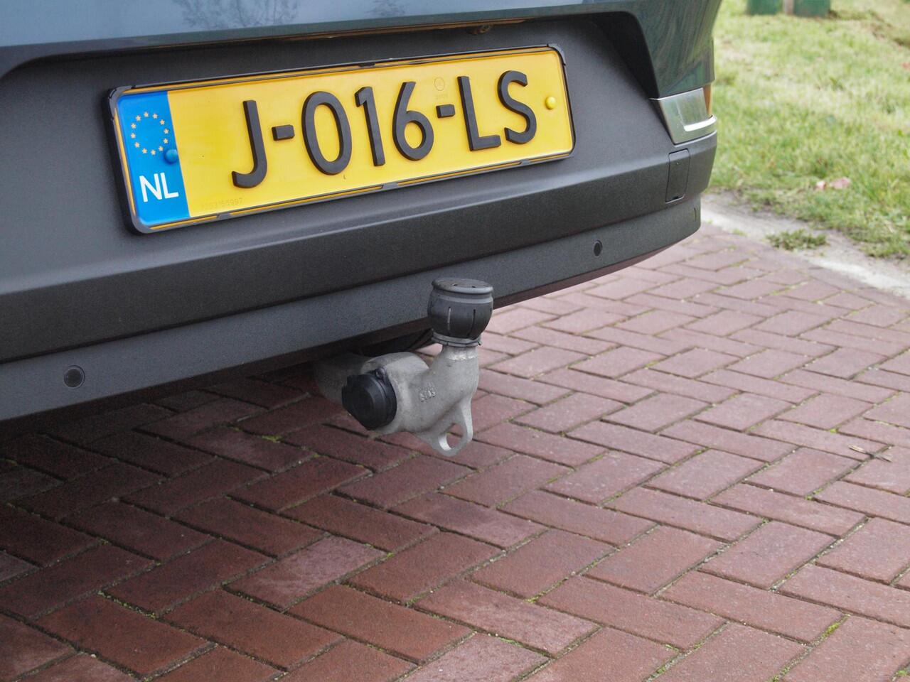 Polestar 2 Long Range Dual Motor Launch Edition 78kWh | Trekhaak | Panoramadak | Harman Kardon | Privacy glas |