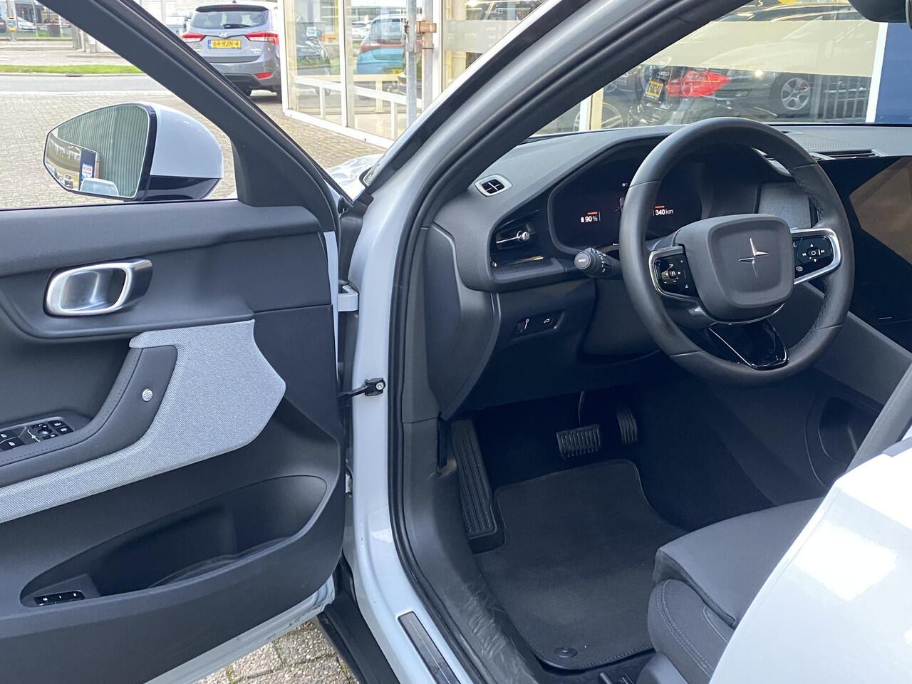 Polestar 2 Long Range Dual Motor Launch Edition 78kWh / Performance-Pack / Panodak / 408 PK / AWD / Adaptieve Cruise-Control Stop&Go / Climate-Control / Stoelverwarming V+A / Harman-Kardon Audio / Stuurverwarming / Dodehoek-Detectie / Draadloze-Telefoonlader / Rondo