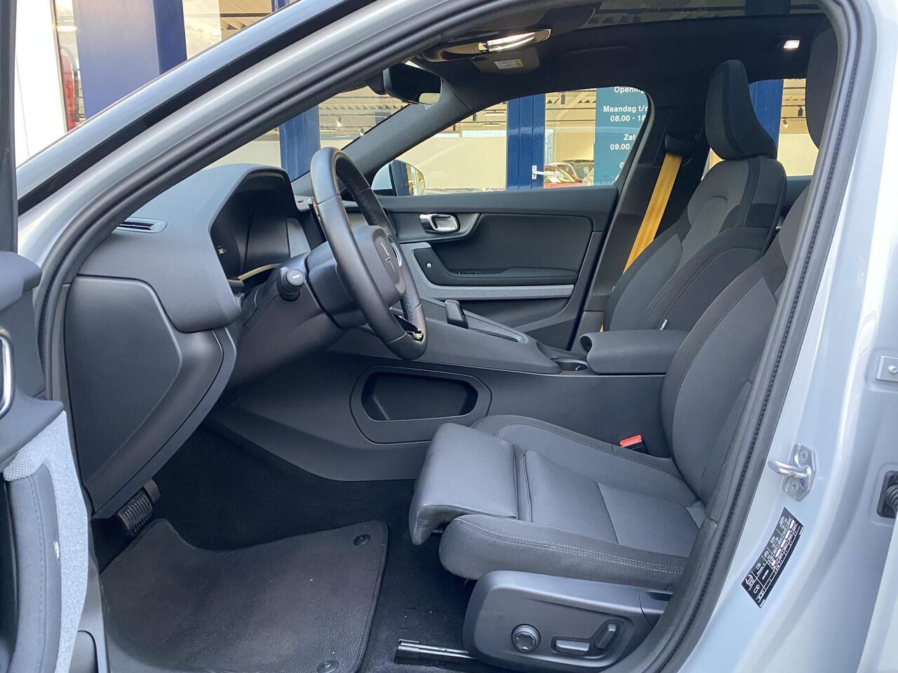 Polestar 2 Long Range Dual Motor Launch Edition 78kWh / Performance-Pack / Panodak / 408 PK / AWD / Adaptieve Cruise-Control Stop&Go / Climate-Control / Stoelverwarming V+A / Harman-Kardon Audio / Stuurverwarming / Dodehoek-Detectie / Draadloze-Telefoonlader / Rondo