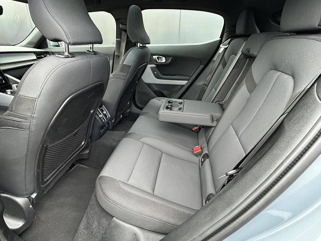 Polestar 2 Long Range Dual Motor Launch Edition 78kWh 20 inch/ harman kardon/ 360 camera/ intellisafe/ panoramadak