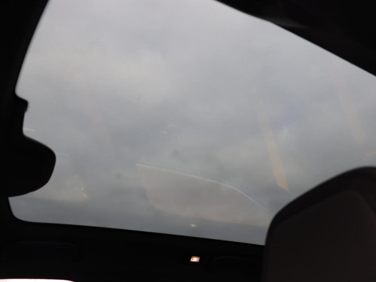 Polestar 2 Long Range Dual Motor Launch Edition 78kWh | Performance | Panoramadak | 360 Camera | Achterbankverwarming | Adaptive cruise | Carplay | Camera | Stoelverwarming | Keyless