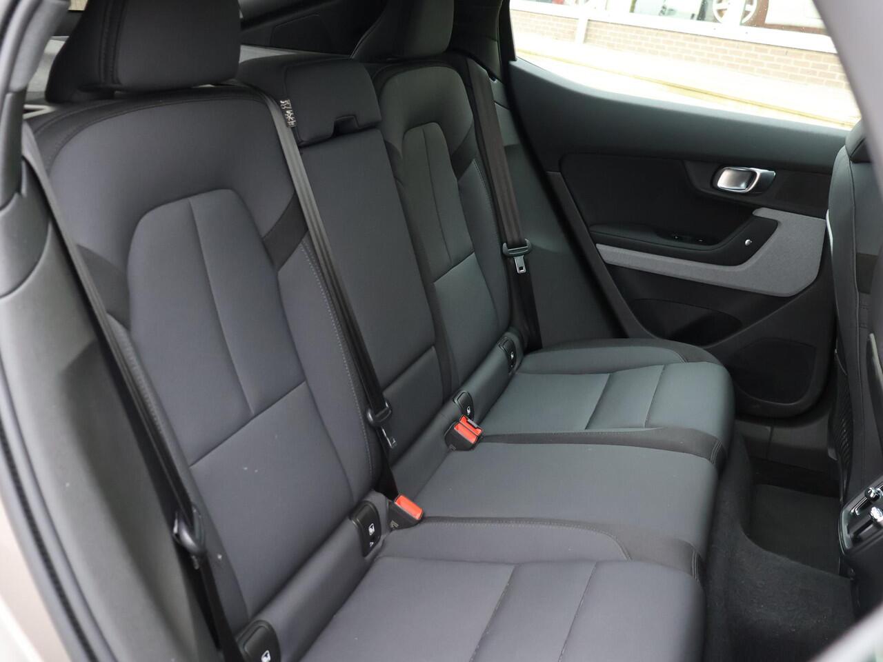 Polestar 2 LONG RANGE DUAL MOTOR 408 PK LAUNCH EDITION 78 KWH + PANORAMA | 360 CAMERA | 19 INCH | PIXEL LED