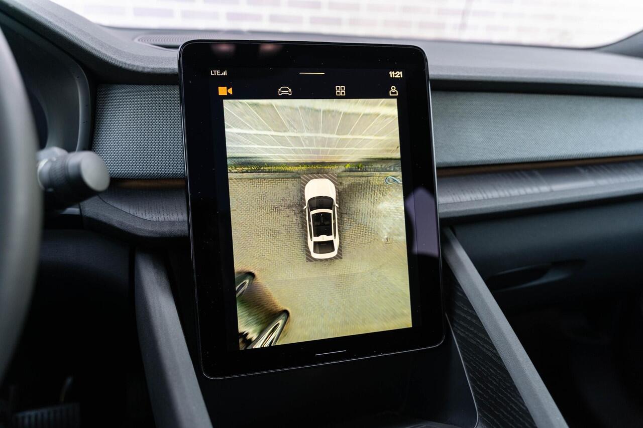 Polestar 2 Long Range Dual Motor Launch Edition 78kWh | Lichtmetalen Velgen 20 inch | Panoramadak | 360 Graden Camera | Parkeersensoren | Navigatie | Keyless Entry | Elektrisch Verstelbare Voorstoelen | Cruise Control Adaptief