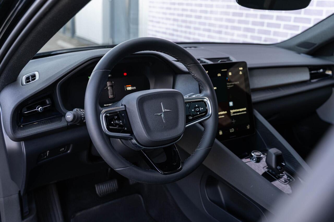 Polestar 2 Long Range Dual Motor Launch Edition 78kWh | Lichtmetalen Velgen 20 inch | Panoramadak | 360 Graden Camera | Parkeersensoren | Navigatie | Keyless Entry | Elektrisch Verstelbare Voorstoelen | Cruise Control Adaptief