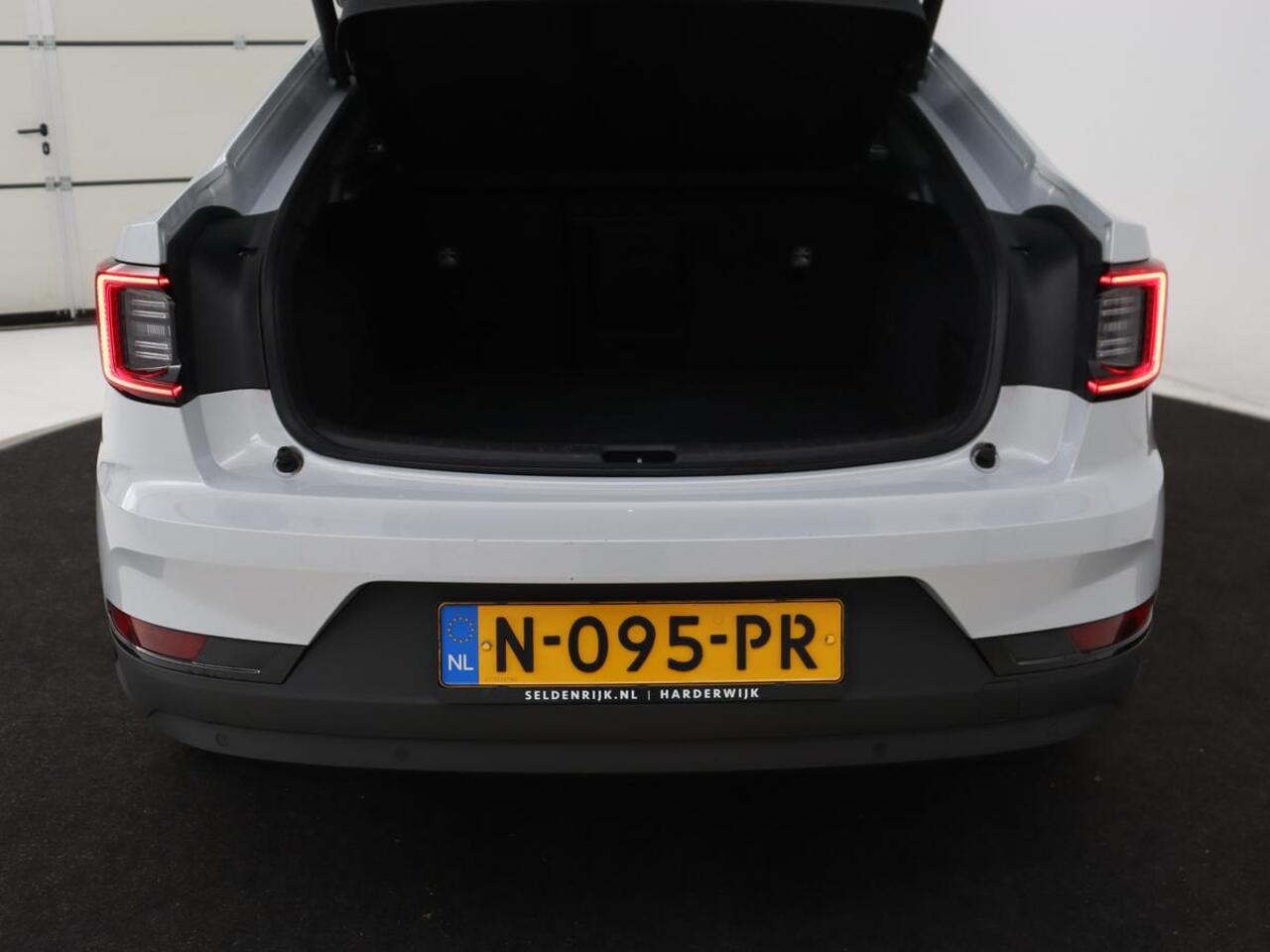 Polestar 2 Long Range Single Motor 78 kWh | Panoramadak | Harman/Kardon Audio | Carplay | Stoelverwarming | Camera | LED koplampen | LMV 19 |