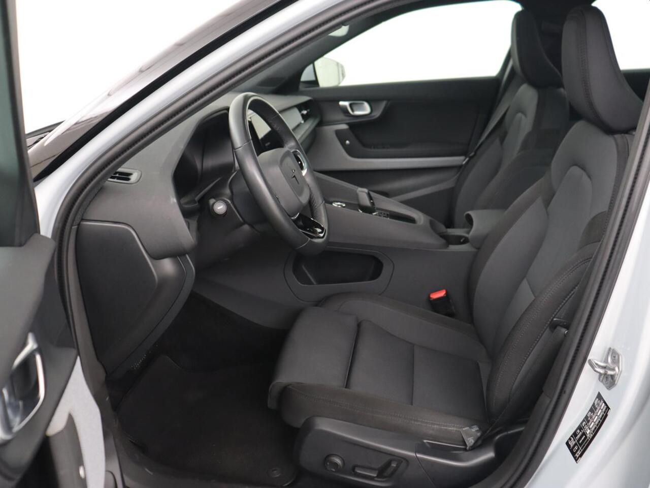 Polestar 2 Long Range Single Motor 78 kWh | Panoramadak | Harman/Kardon Audio | Carplay | Stoelverwarming | Camera | LED koplampen | LMV 19 |