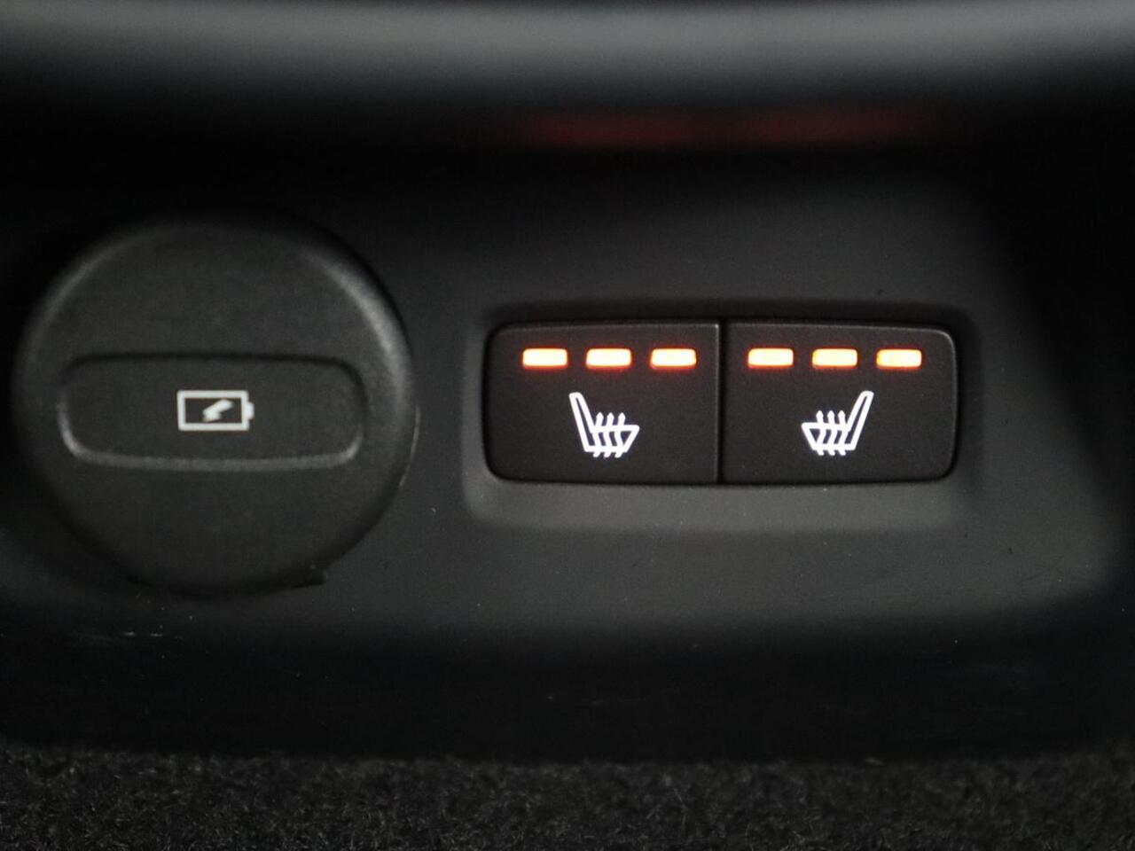 Polestar 2 Long Range Single Motor 78 kWh | Panoramadak | Harman/Kardon Audio | Carplay | Stoelverwarming | Camera | LED koplampen | LMV 19 |