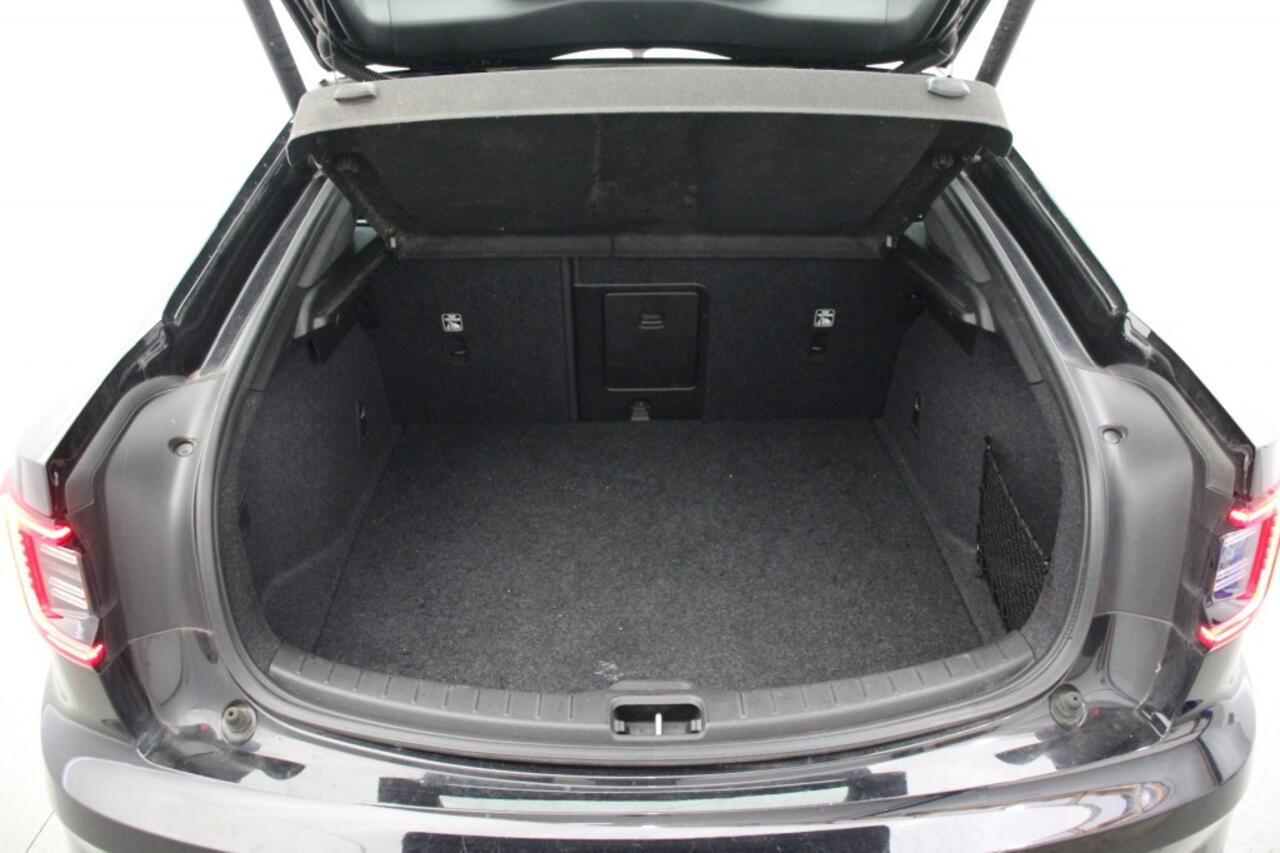 Polestar 2 Standard Range Single Motor 63kWh - Carplay, Camera, Navi, Stoel/Stuur verwarming