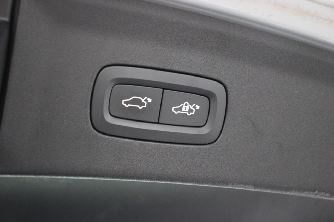 Polestar 2 Standard Range Single Motor 63kWh - Carplay, Camera, Navi, Stoelverw. Memory