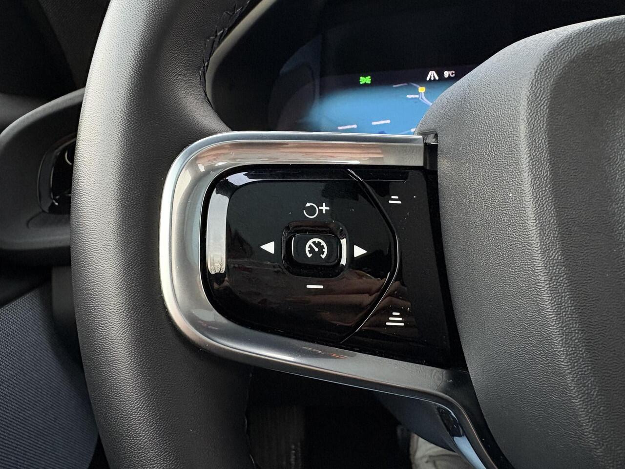 Polestar 2 Long Range Dual Motor 78kWh / 408 PK / Soh 96%/ Panorama Glasdak / Elektrische Achterklep / Stoelverwarming voor en achter / Apple CarPlay/Android Auto /