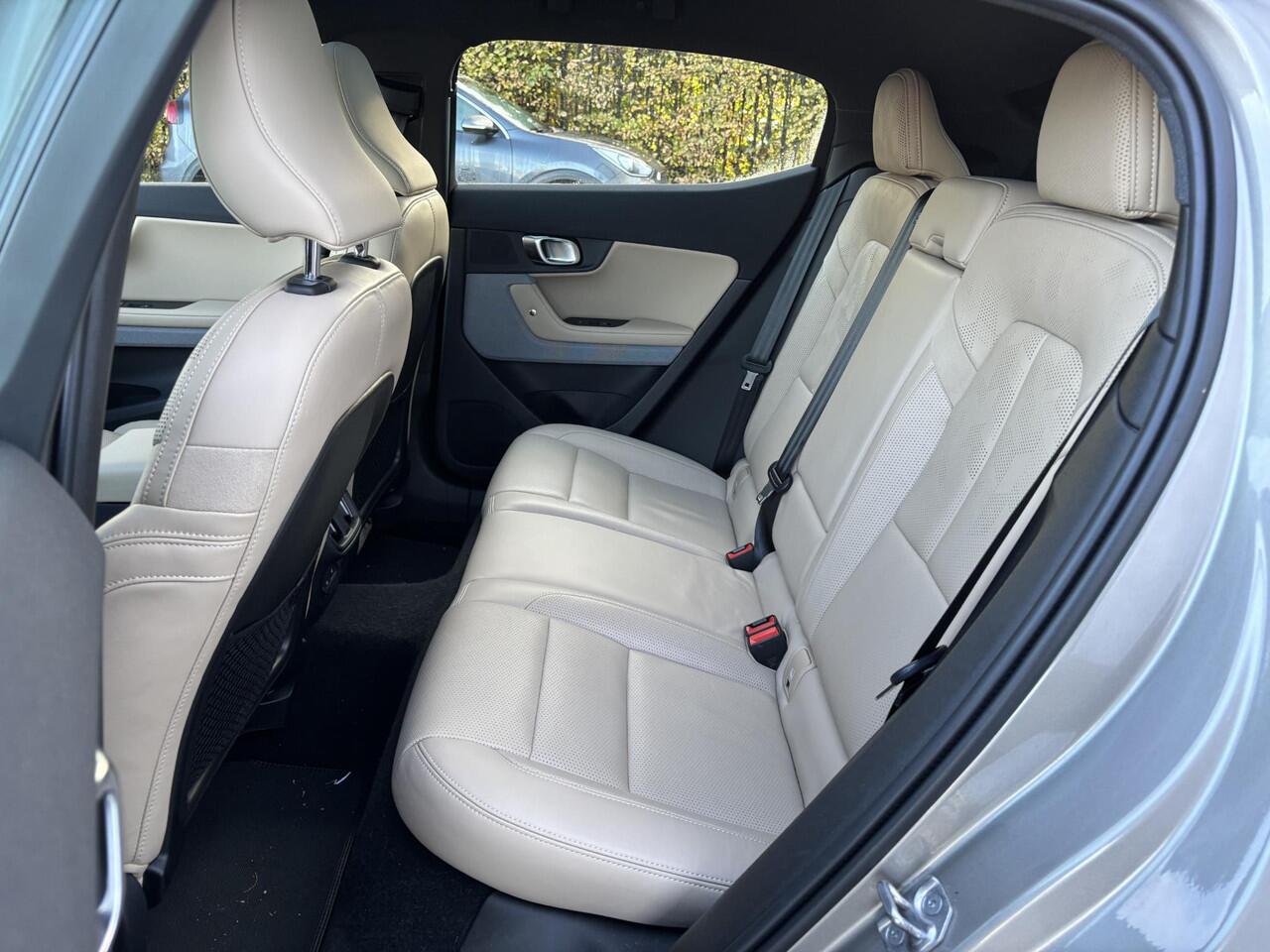 Polestar 2 Standard Range Single Motor 63kWh | 95% SOH | Panoramadak | Harman Kardon | Lederen bekleding |