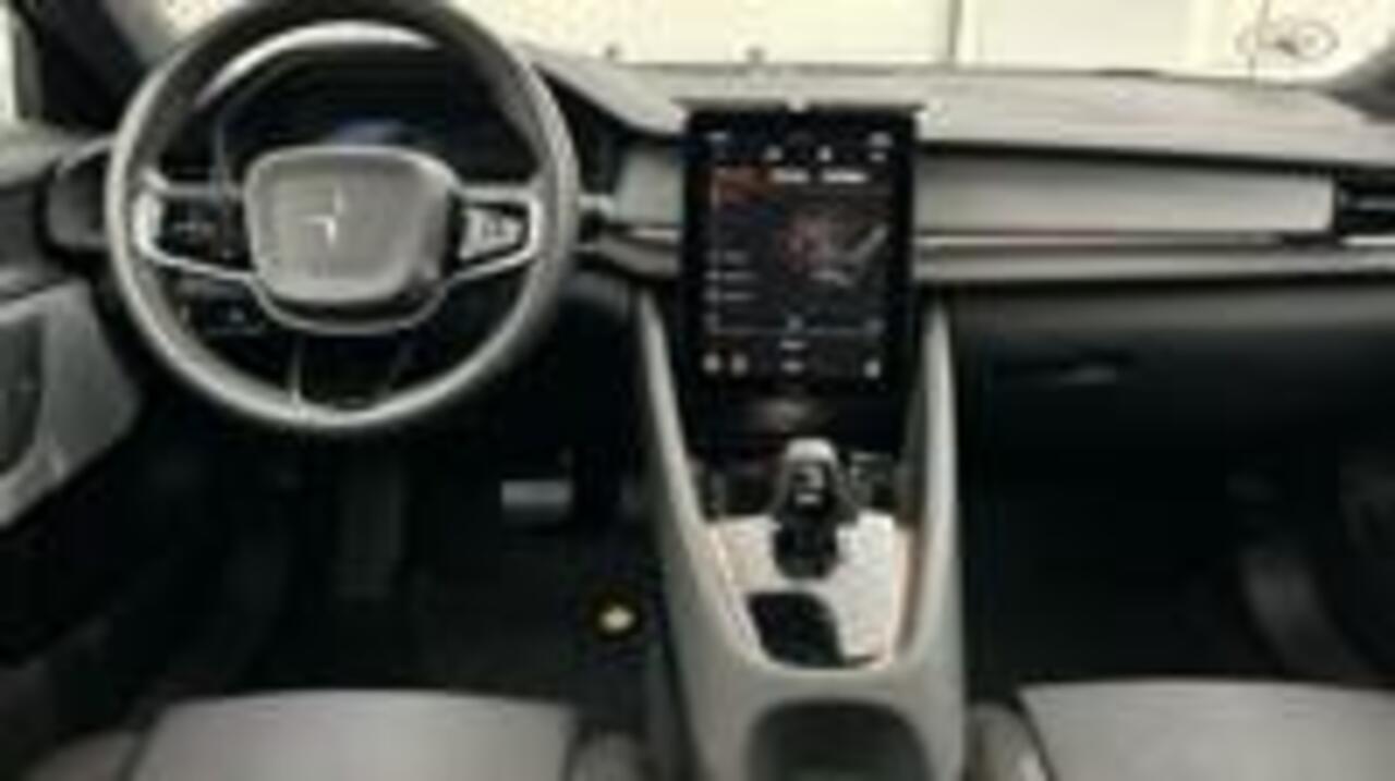 Polestar 2 Long Range Dual Motor 78kWh / 408 PK / Soh 96%/ Panorama Glasdak / Elektrische Achterklep / Stoelverwarming voor en achter / Apple CarPlay/Android Auto /