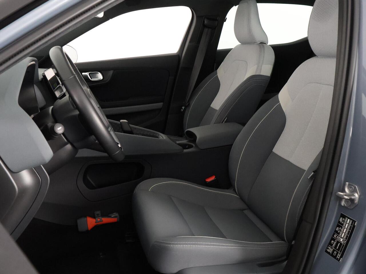 Polestar 2 LONG RANGE 78 kWh ACCU 90% GARANTIE 2032 !* RANGE TOT 561 KM WLTP. PARKEERSENSOREN V+A . STOELVERWARMING . FULL MAP NAV . STOELPROFIELEN . CAMERA