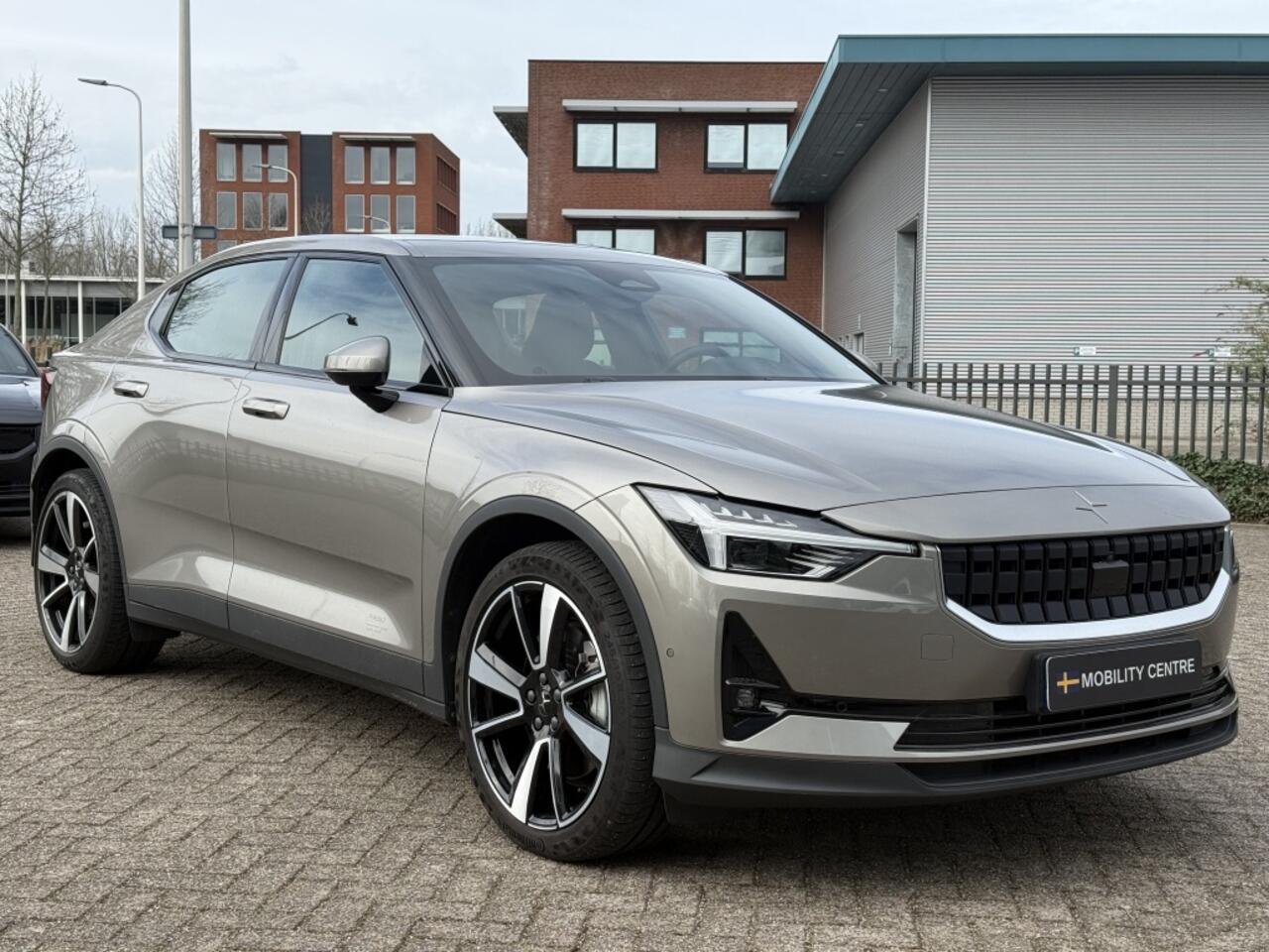 Polestar 2 Standard Range Single Motor 63 kWh | Plus & Pilot Pack