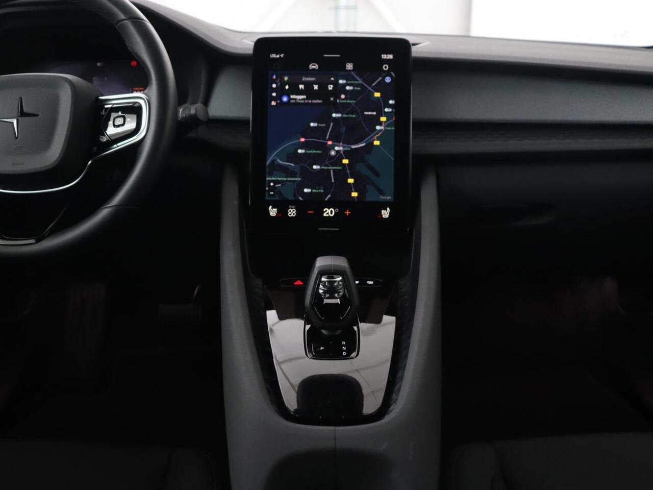 Polestar 2 Long Range Single Motor 78 kWh | Trekhaak | Stoelverwarming | Keyless | Full LED | Carplay | Navigatie | 19'' | Elektrische stoelen | Climate control | Parkeerhulp