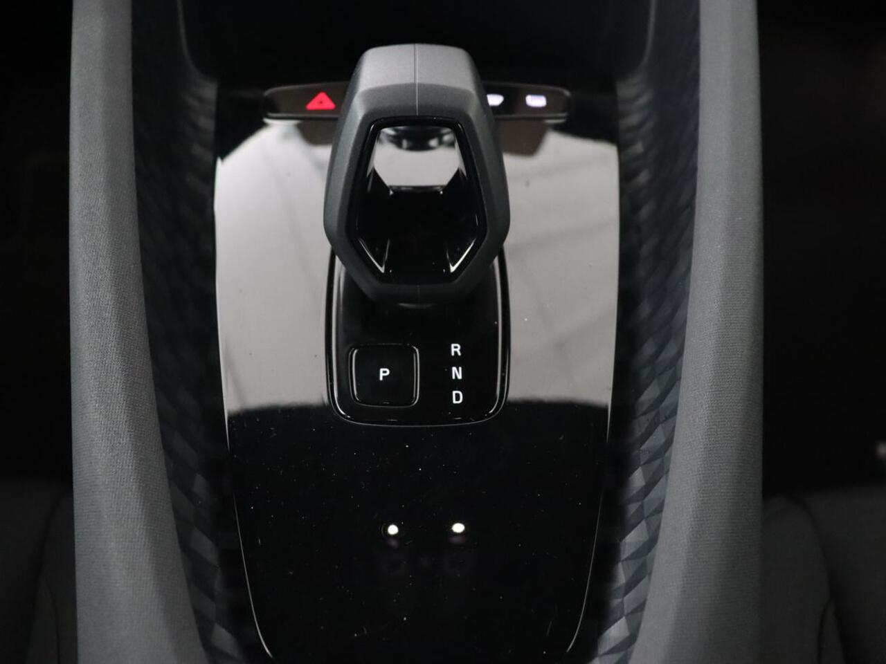 Polestar 2 Long Range Single Motor 78 kWh | Trekhaak | Stoelverwarming | Keyless | Full LED | Carplay | Navigatie | 19'' | Elektrische stoelen | Climate control | Parkeerhulp