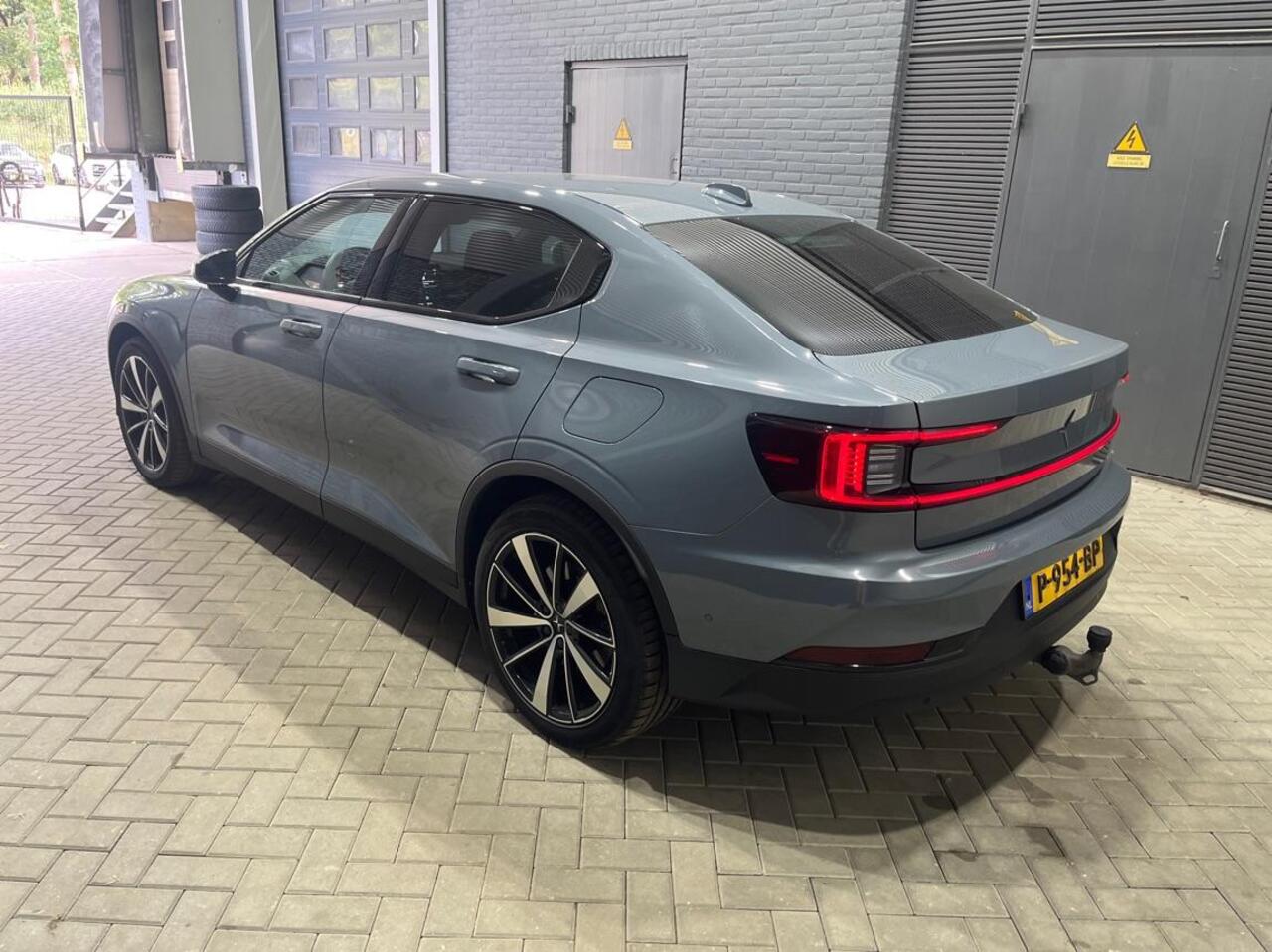 Polestar 2 Standard Range Single Motor 63kWh | Trekhaak | Pilot | 360° Camera | ACC | Getint Glas | BLIS