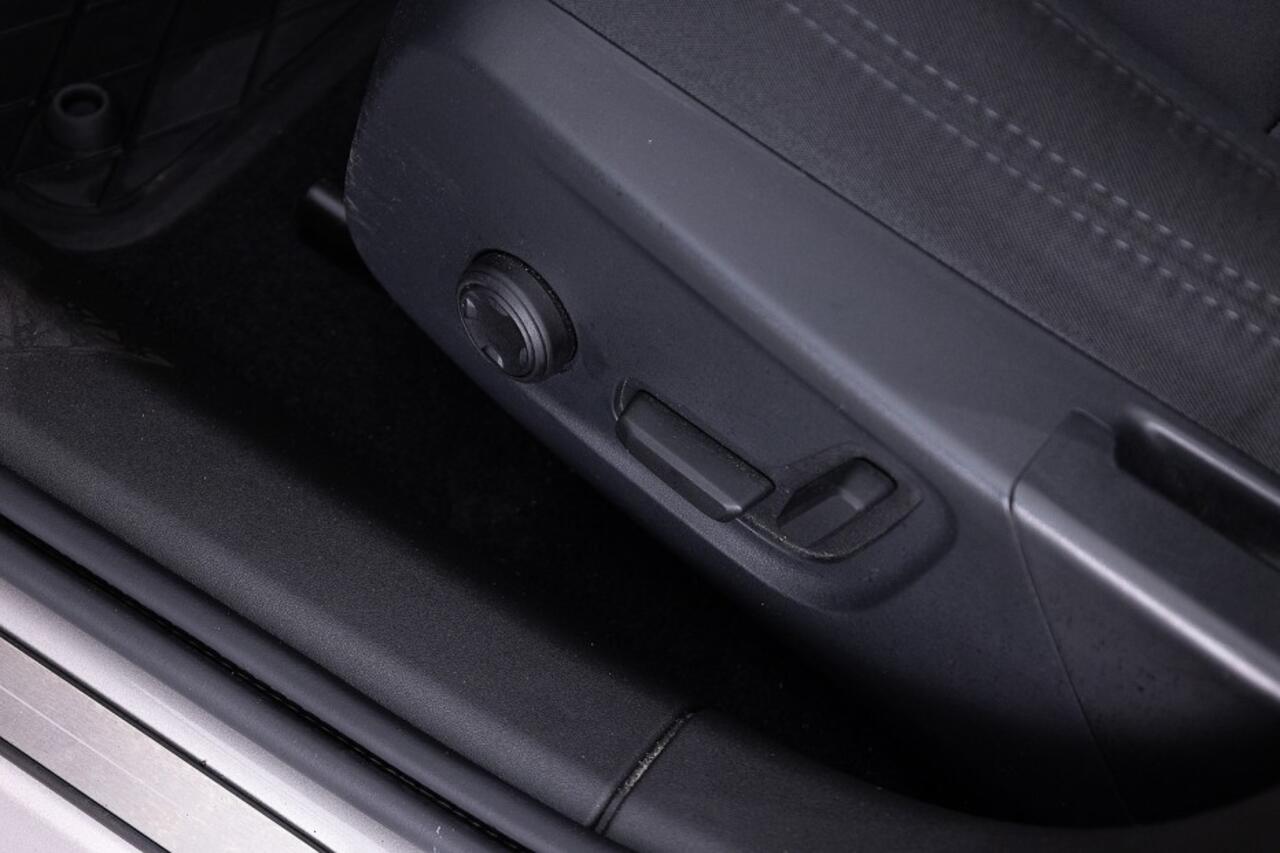 Polestar 2 Long Range Single Motor 78kWh Plus Pack | SOH 96% | PANORAMA | trekhaak |