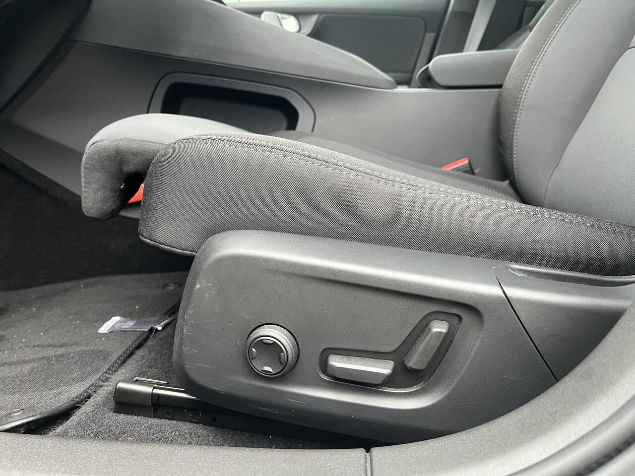 Polestar 2 Long Range Single Motor Plus 82 kWh Plus|Trekhaak|MY24|Snow white|