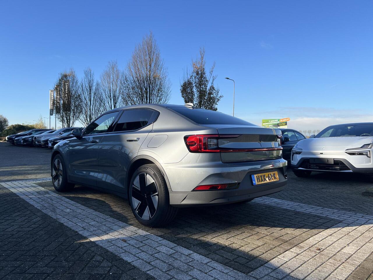 Polestar 2 Long Range Single Motor Plus 82 kWh | Pano Dak | Warmtepomp | Stuurverwarming | WLTP 659 KM | ACC