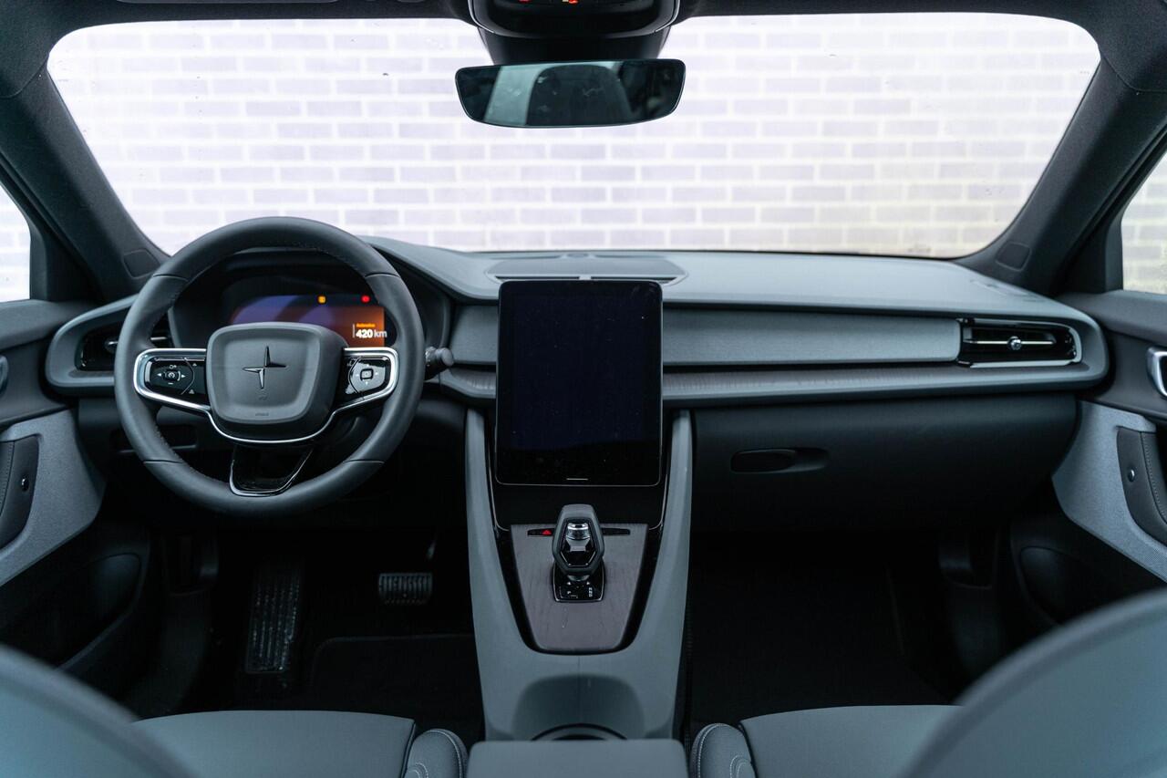 Polestar 2 Long Range Single Motor Plus 82 kWh | Pilot Pack | Climate Pack | Pixel LED | Panoramadak | Warmtepomp | Verwarmd stuurwiel | Verwarmde voorstoelen | Verwarmde achterstoelen | 360 Graden camera |