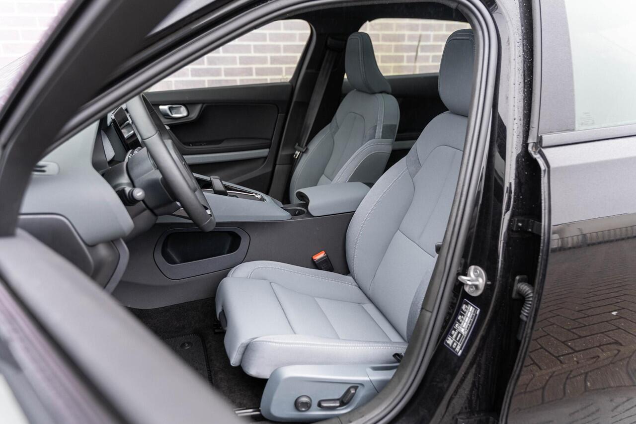 Polestar 2 Long Range Single Motor Plus 82 kWh | Pilot Pack | Climate Pack | Pixel LED | Panoramadak | Warmtepomp | Verwarmd stuurwiel | Verwarmde voorstoelen | Verwarmde achterstoelen | 360 Graden camera |