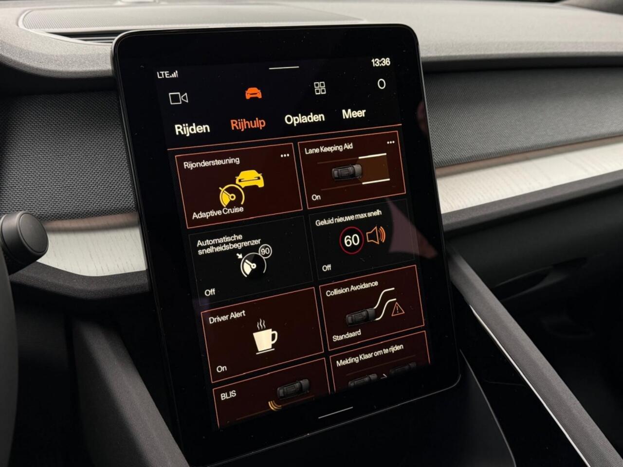 Polestar 2 Long Range Dual Motor 82 kWH | Plus, Pilot, Climate | Nappa Lede