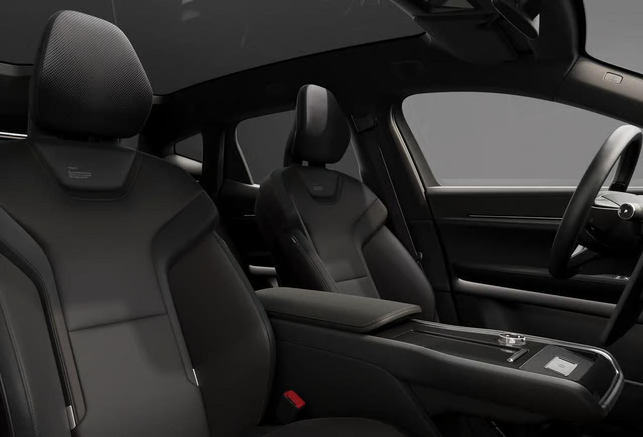 Polestar 3 Long range Dual motor Pilot Plus 111 kWh / Pano. dak / 360 camera / Bowers & Wilkins / Head-up display / Stuur + stoelen verwarmd / elek. stoelen + stuur /