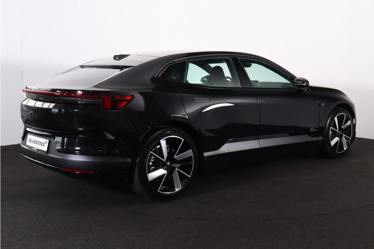 Polestar 4 Long Range Plus 100 kWh NIEUW - Panoramadak - IntelliSafe Assist & Surround - Pilot Pack - 360º Camera - Harman/Kardon audio - Verwarmde voorstoelen, stuur & achterbank - Head up display - Parkeersensoren voor & achter - 21' LMV