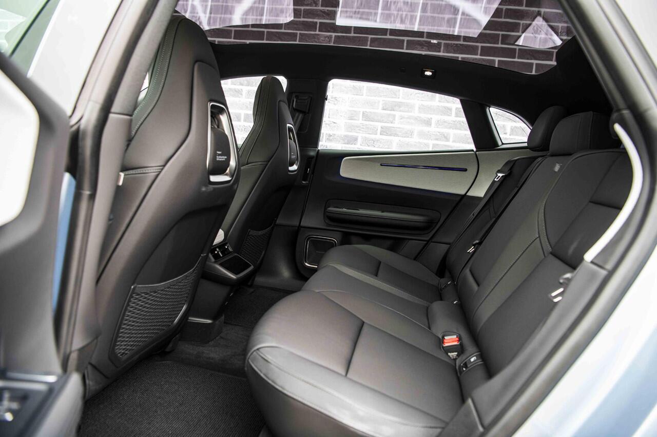 Polestar 4 Long Range Single motor 100 kWh | Harman/Kardon | 360° Camera |21INCH velgen | Pilot Plus | Stoelverwarming V+A | Stuurverwarming | Nieuw op voorraad | elektrisch verstelbare rugleuning achterbank | voorstoelen met memory functie |