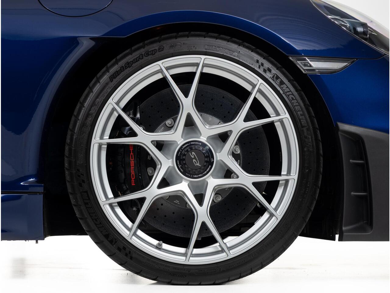 Porsche 718 Spyder RS